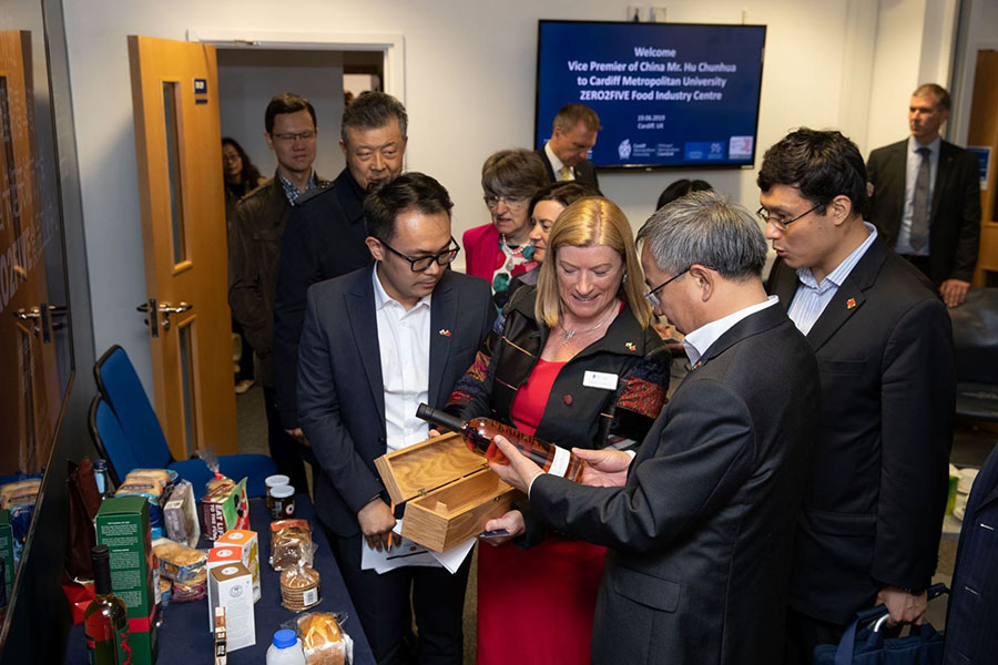 Chinese Vice-Premier visits Cardiff Metropolitan University and Food Industry Centre (ZERO2FIVE) as part of UK tour