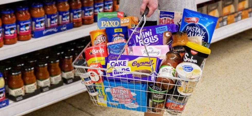 Battle for shoppers heats up as grocery price inflation hits new high
