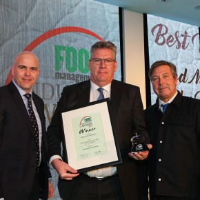 Food Manufacturer Of The Year Award, Winner: Samworth Brothers - L-R: Category partner Graeme Rolinson of Marel Ltd, award winner Paul Old of Samworth Brothers and host John Torode.